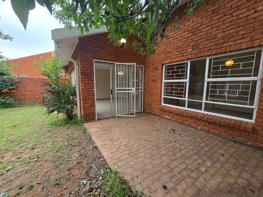 2 Bedroom Property for Sale in Langenhovenpark Free State